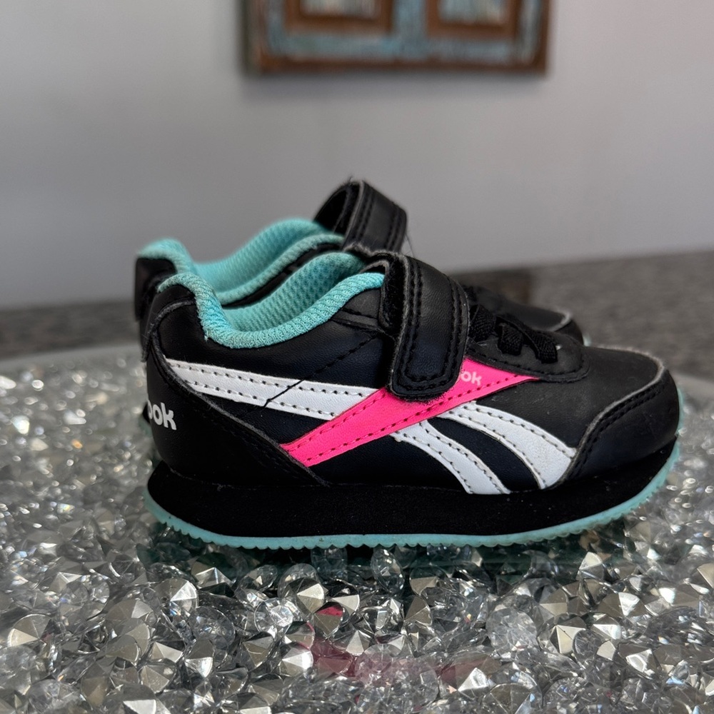 Reebok girls Black, Pink, and Teal Sneakers EUC 5 Toddler - Picture 5 of 9